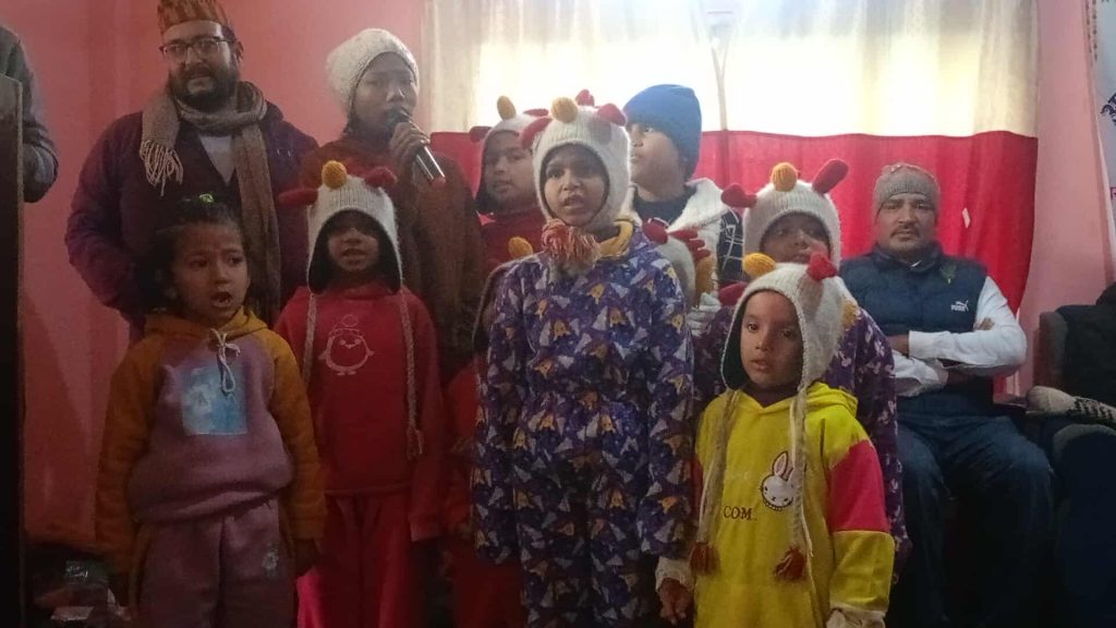 सहारा घरका नानीहरूले जब “मेरो बाबा सुपर म्यान” गाए 