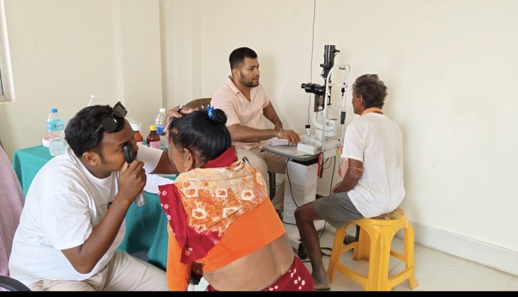 बर्दगोरिया एकमा निःशुल्क आँखा शिविर सम्पन्न